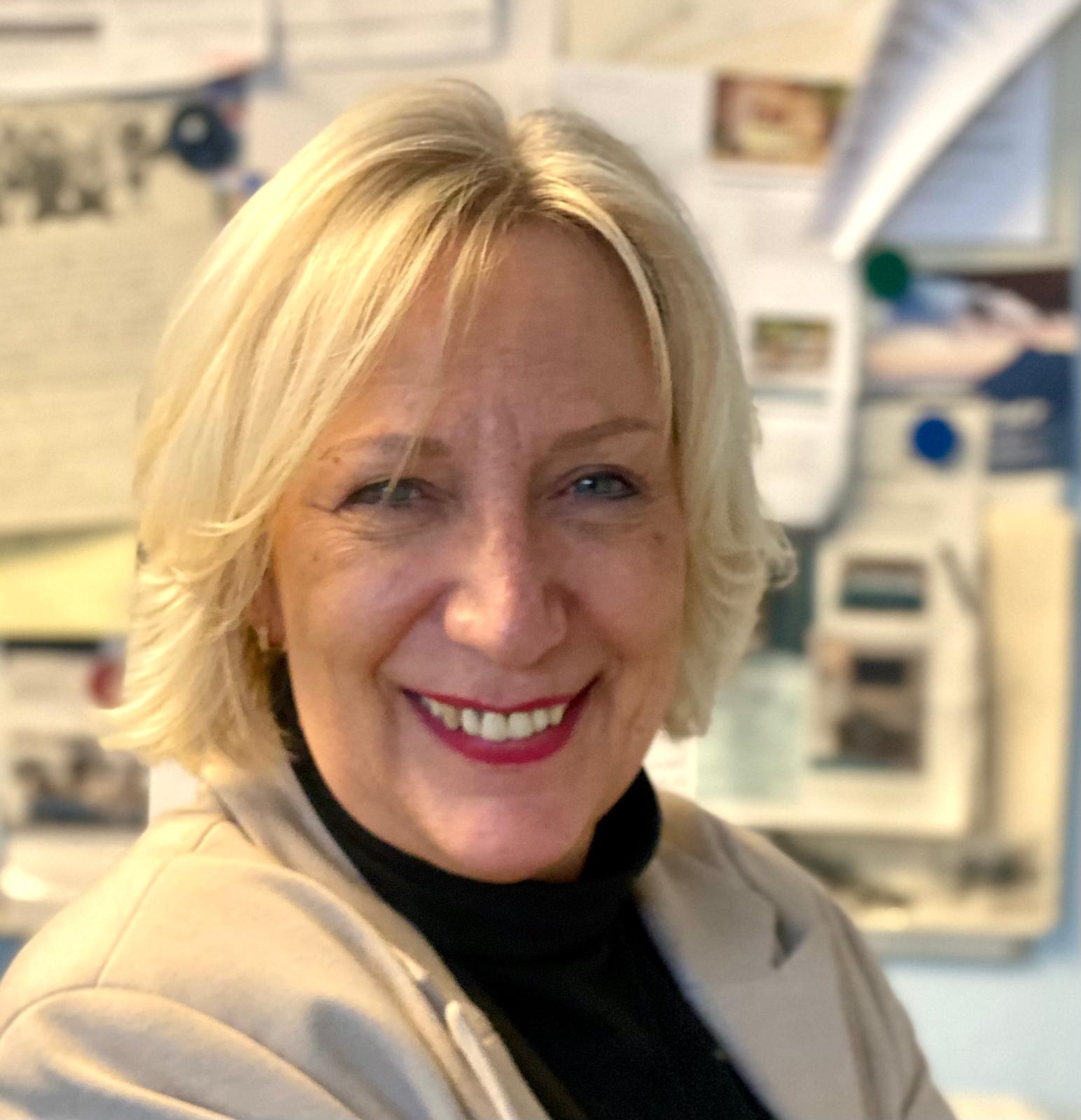 Karin Kowitz,
 Hausleitung