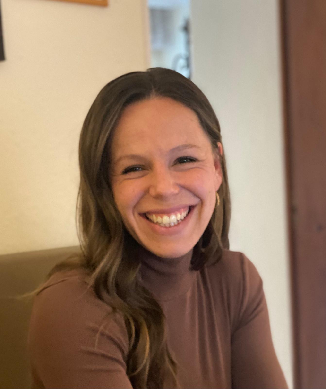 Maja Kowitz,
 Rezeptionsleitung