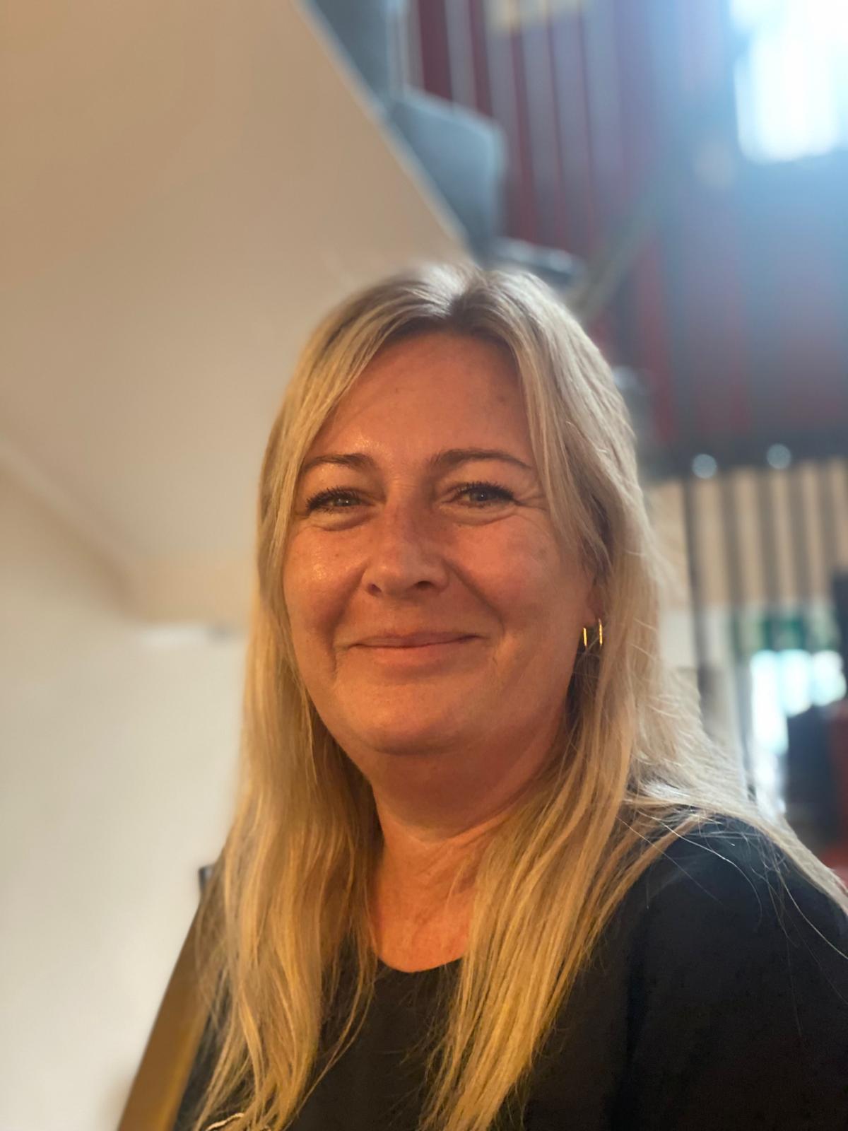 Ella Jagusch,
 Etage